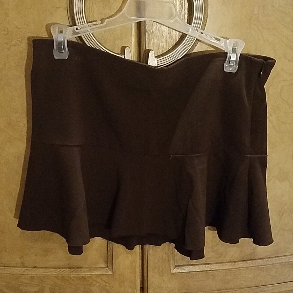 💎3/$25 XOXO brown skirt.